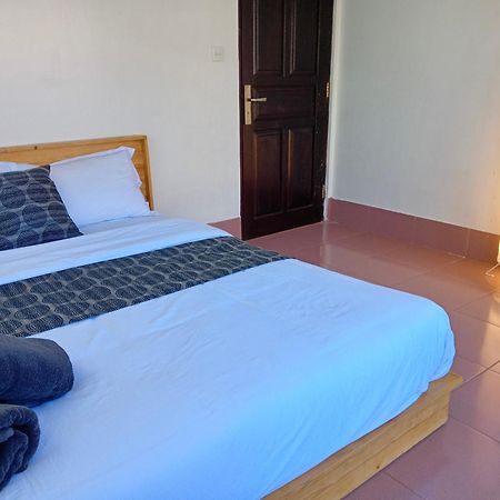 Mama Mega Homestay Pesanggaran Exterior foto
