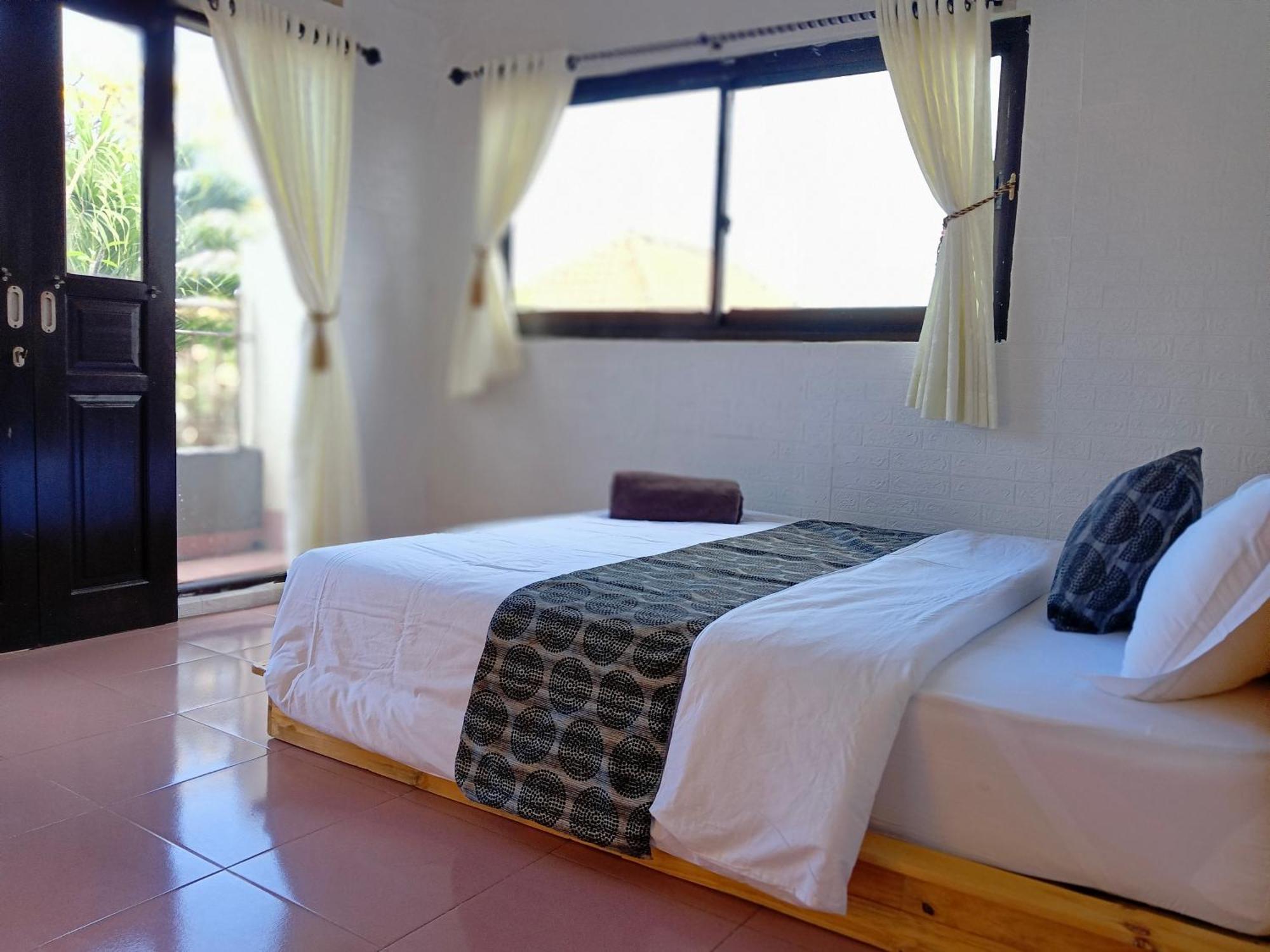 Mama Mega Homestay Pesanggaran Exterior foto