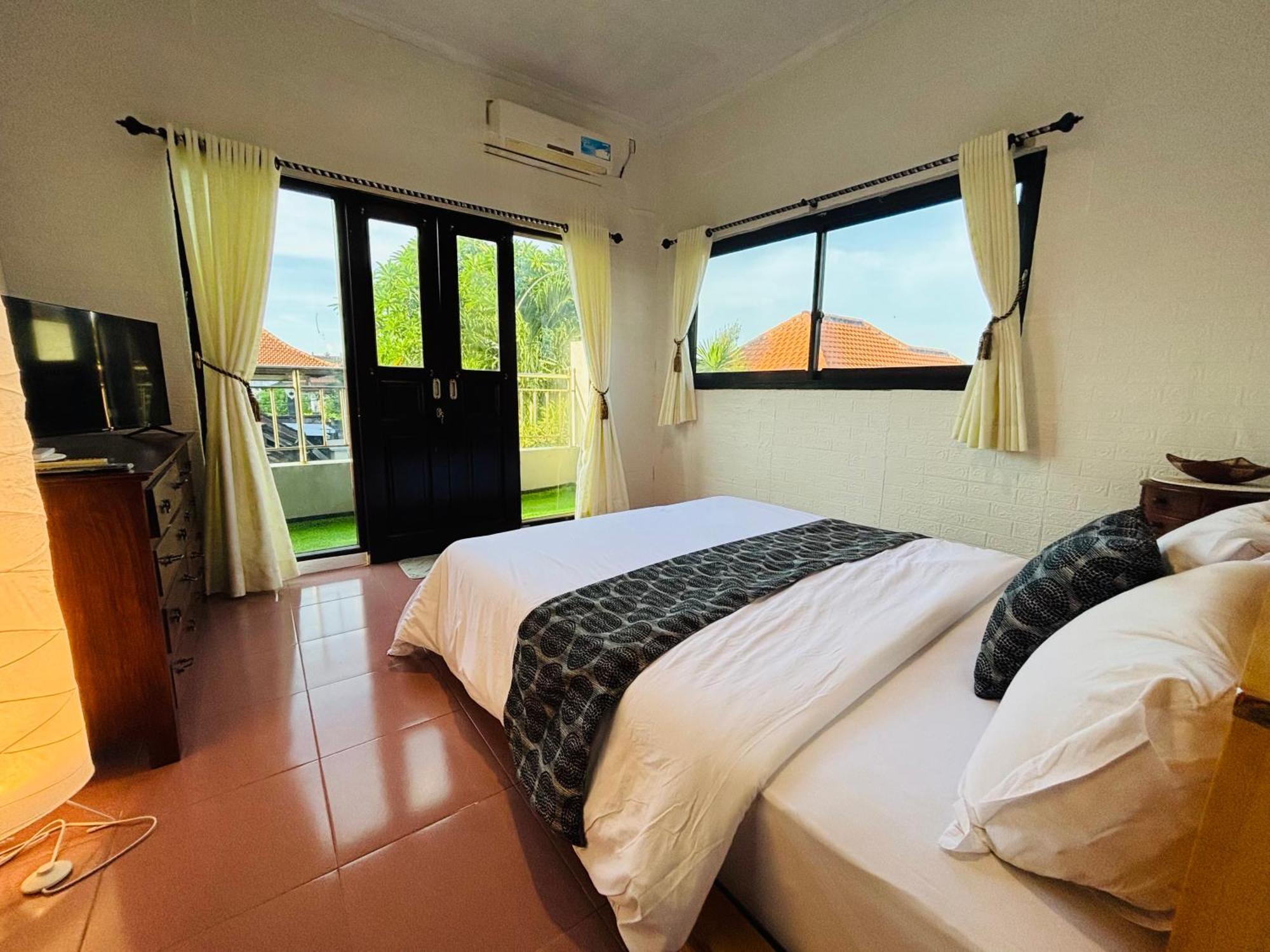 Mama Mega Homestay Pesanggaran Exterior foto